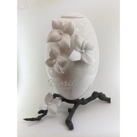 Lábon álló ovál urna, fehér, fehér virágokkal